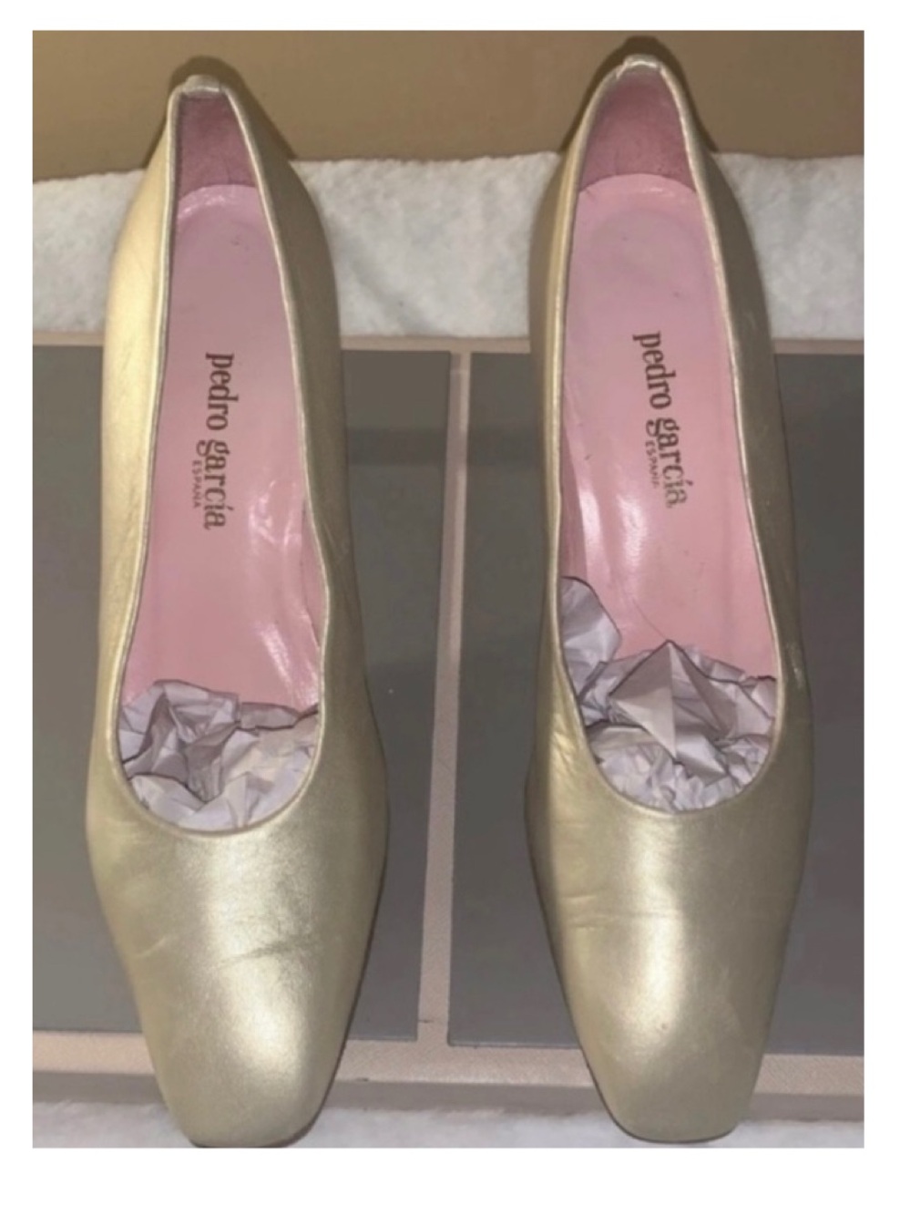 🎄🧑‍🎄 Pedro Garcia Champagne Gold High Heels  Shoes  3” Heel 8.5